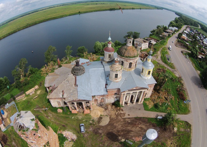 Файл:Церковь Воскресения Христова в с. Ловцы .jpeg